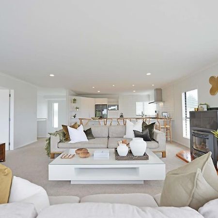 Escape To High End Comforts On Riverton Villa Mount Maunganui Esterno foto