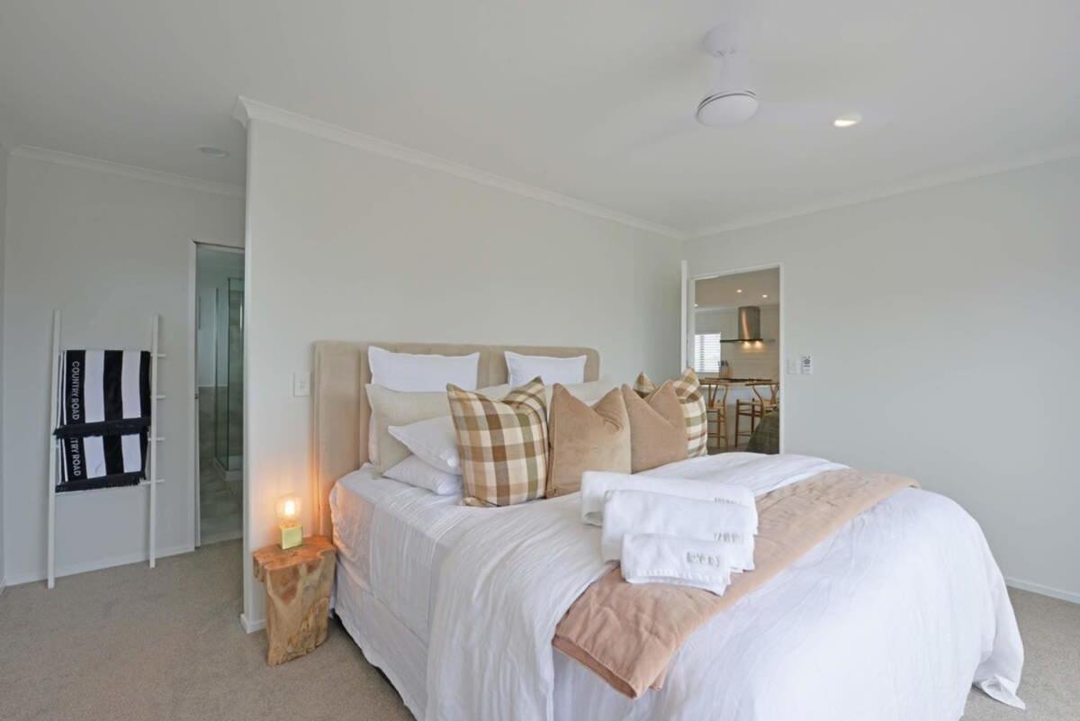 Escape To High End Comforts On Riverton Villa Mount Maunganui Esterno foto